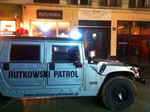 [VIDEO]: Po informacjach Rutkowskiego policja sprawdza cały most św. Rocha i weryfikuje to, co podał dziennikarzom