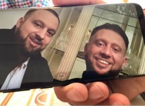 Der polnische Roma sitzt hinter Gittern in Wien, weil er einen Wagen gemietet hat. Sitzt da ein unschuldiger Mann, der durch die Fehler der österreichischen und polnischen Polizei als jener gezeigt wurde, der einen luxuriösen BMW gestohlen hat und einen ös