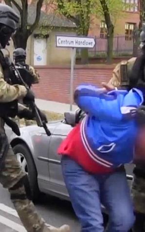 [VIDEO] Zgłaszali kolizje, których nie było – CBŚP rozbiło zorganizowaną grupę