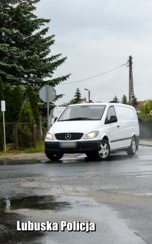 Mobilizacja służb dla bezpieczeństwa mieszkańców – niewybuch zabezpieczony przez saperów i policjantów