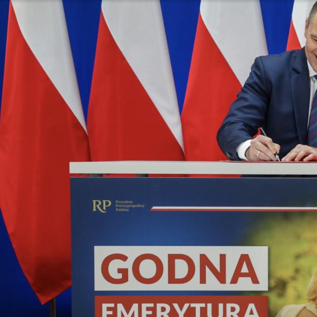 [VIDEO] Sochaczew. Podpisanie przez Prezydenta RP projektu inicjatywy ustawodawczej „Godna emerytura”