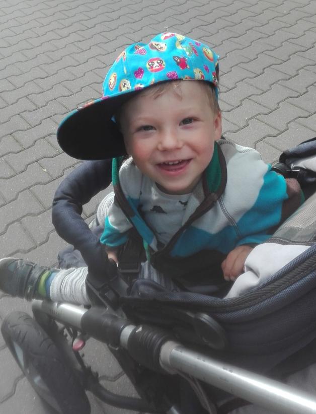 Antoś cierpi na wadę stóp nazywaną stopy końsko-szpotawe. Jedyną możliwością jest operacja. Jej termin wyznaczono na październik 2017 roku. Pomóżmy zebrać fundusze na jej realizację! 